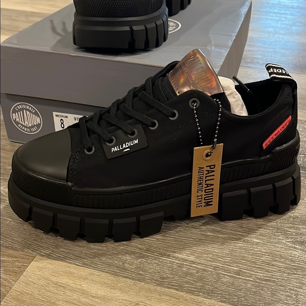 Palladium women’s black Revolt Lo TX Fashion sneaker platform size 8